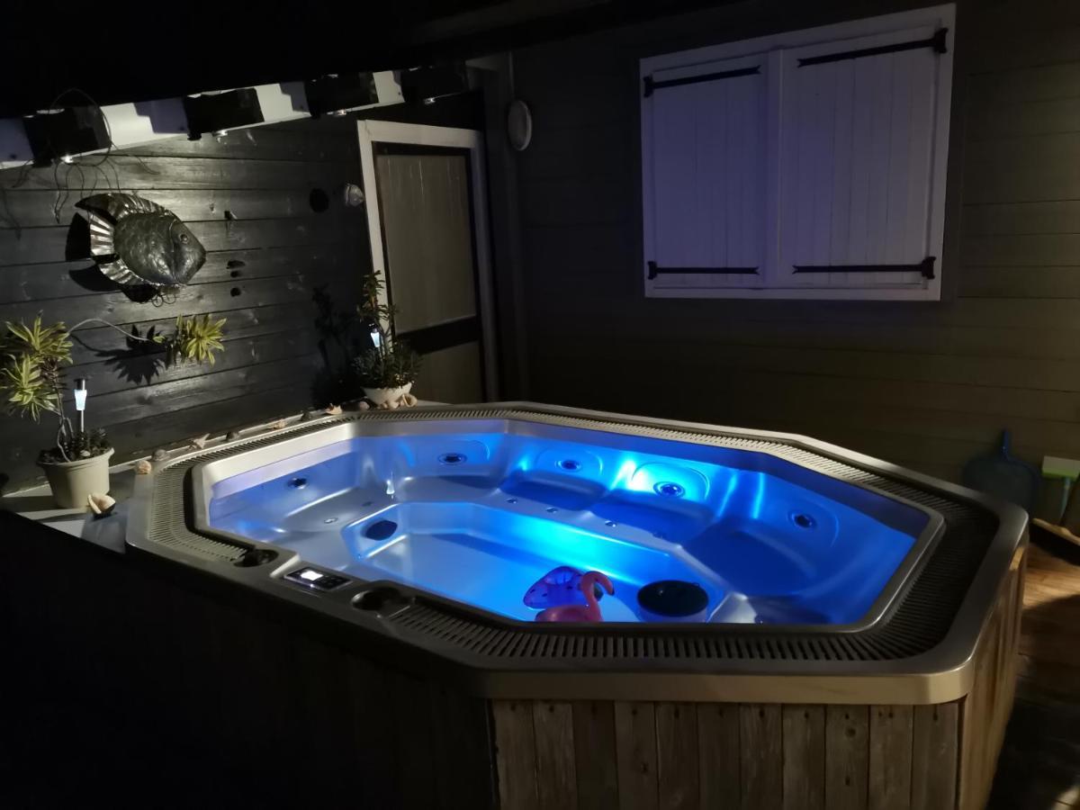 Bungalow La Perle - Jacuzzi - Piscine Saint-Francois  Zewnętrze zdjęcie